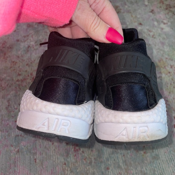 WMNS Nike Huaraches - size 9 - Picture 8 of 8